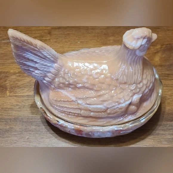 Hen On Nest Slag Glass Glow - Picture 10 of 12